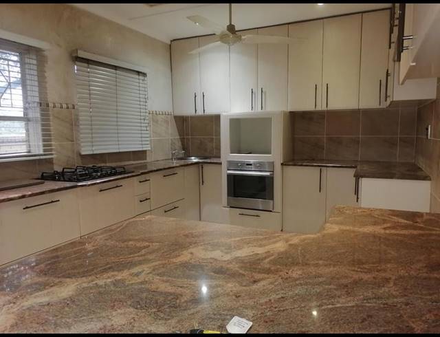 3 BEDROOM TOWNHOUSE FOR SALE IN ARBORETUM